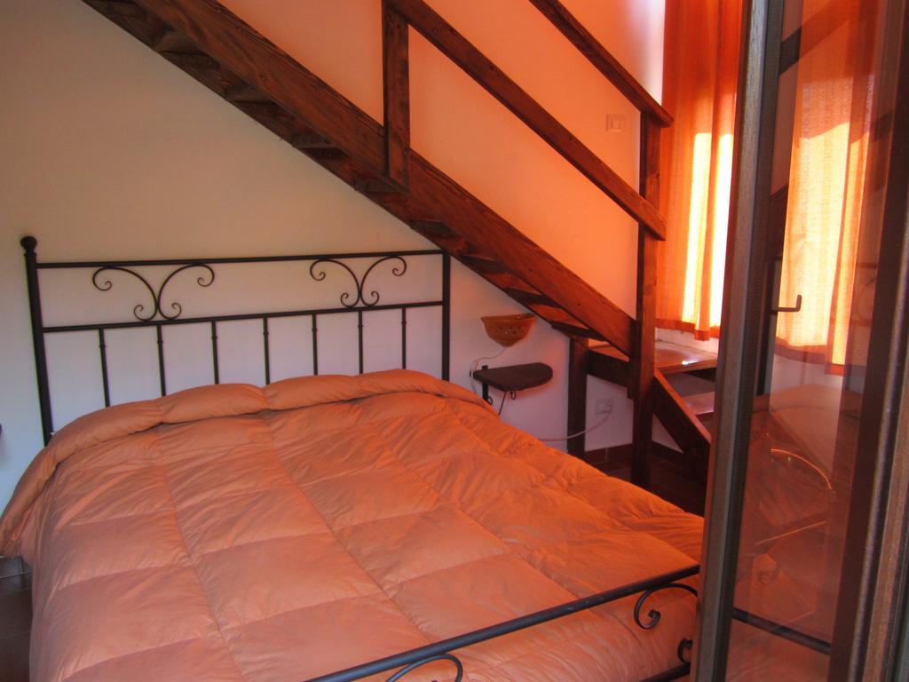 Agriturismo Gelso Castellana Sicula Luaran gambar