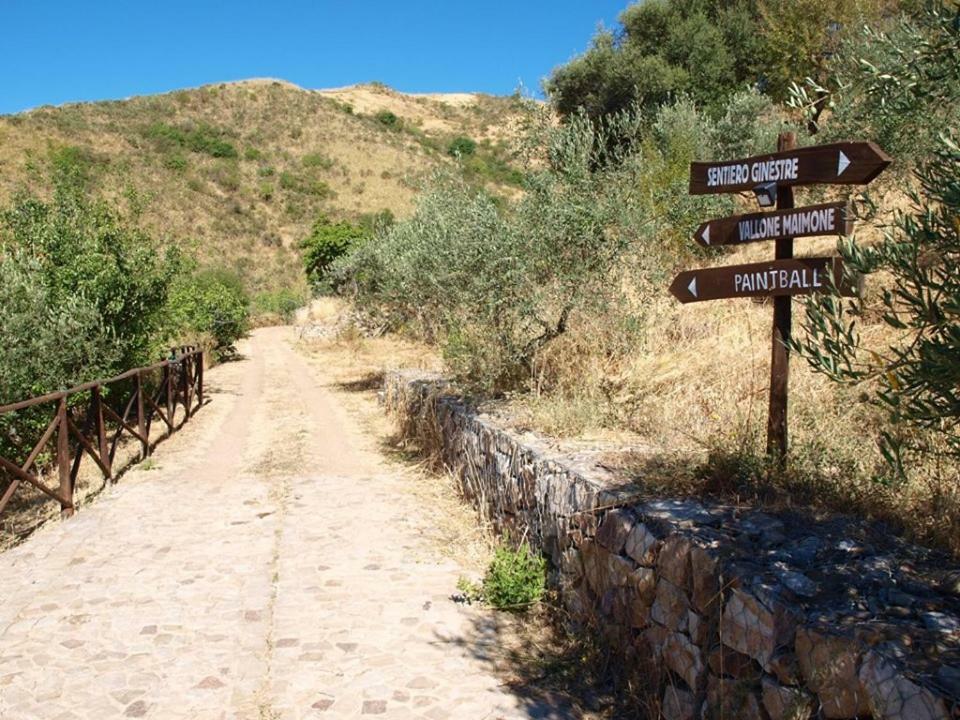 Agriturismo Gelso Castellana Sicula Luaran gambar