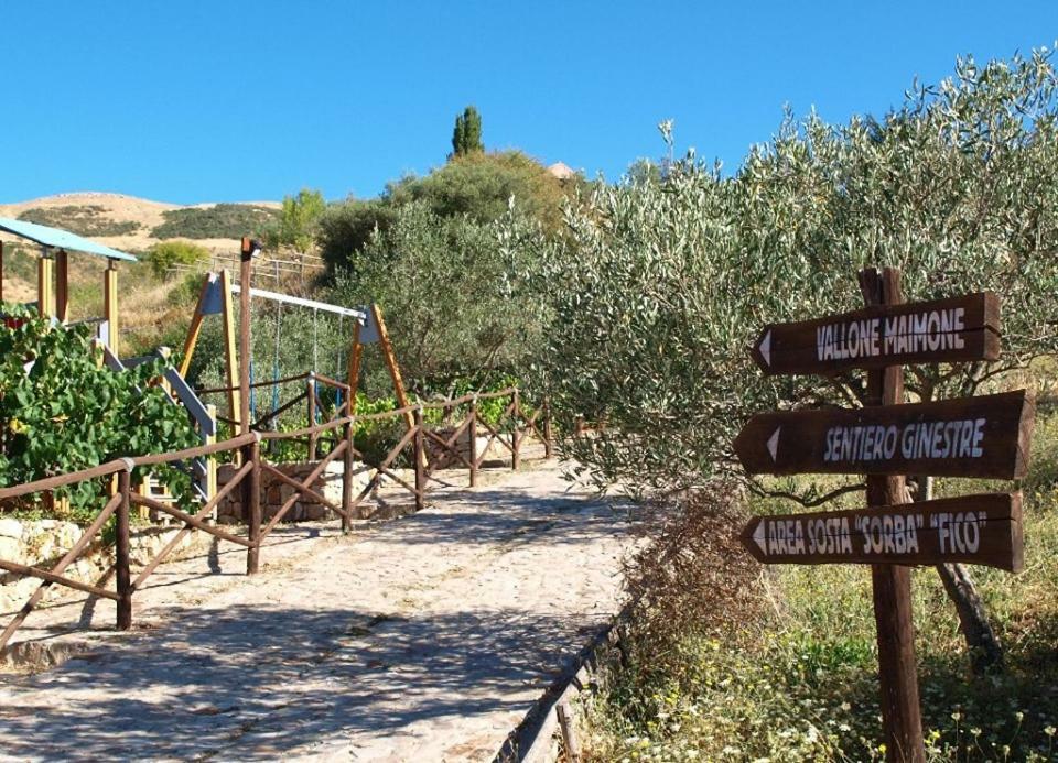 Agriturismo Gelso Castellana Sicula Luaran gambar